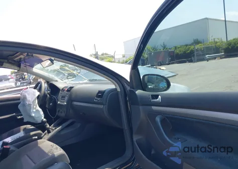 2008 Volkswagen Rabbit S z USA, uszkodzony, nr VIN WVWAA71K48W053917